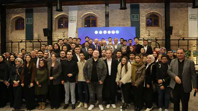 Konya’da gençlerden Bilal Erdoğan’a yoğun ilgi