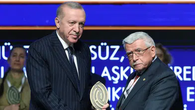 Konya’da büyük gurur! Cumhurbaşkanı’nın ödül verdiği usta gençlere yol gösteriyor