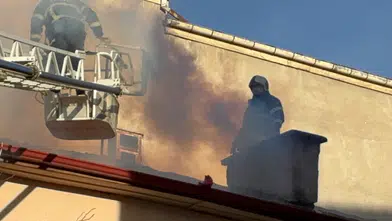 Aksaray’da 3 katlı binada korkutan yangın