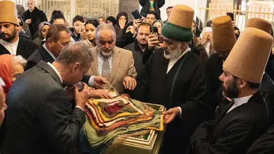 Konya’da özel gün! Mevlana’da Sakal-ı Şerif  sergilendi