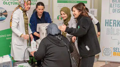 Konya'da vatandaşlara ücretsiz göz tansiyonu ölçümü