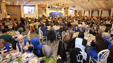 DOSD Meram ailesi Ramazan’da tek sofrada: Özel bireyler bir araya geldi