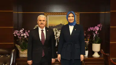 Konya Valisi ilk başörtülü Bakan Yardımcısı ile buluştu
