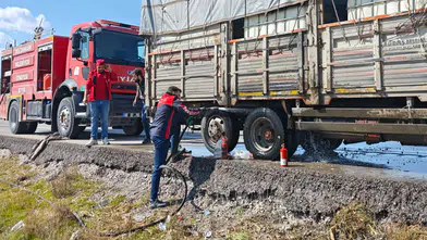 Aksaray - Konya yolunda seyir halindeki kamyon alev aldı