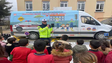 Hadim’de miniklere trafik jandarmasından bilinçlendirme eğitimi