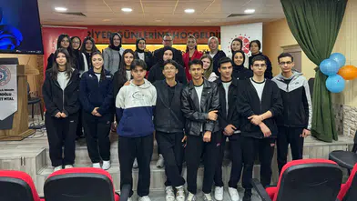 Konya’da geleceğin gazetecilerine net mesaj: Yalan habere kanmayın!