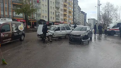 Konya'da öğle saatlerinde kaza! Sürücü hastaneye kaldırıldı