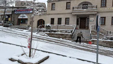 Aksaray’da nisan ayında yağan kar çiftçiyi tedirgin etti