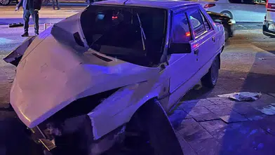 Yaralı var! Konya’da kontrolden çıkan araç karşı şeride daldı