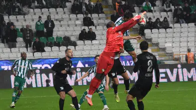 Konyaspor, Rize'de ilk peşinde