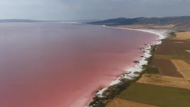 Pembe mucize! Tuz Gölü’nde görsel şölen
