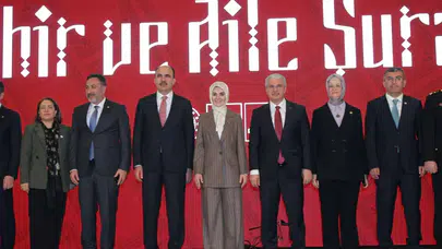 Bakan Göktaş Konya'da konuştu: “Aileyi güçlendirmek, toplumun geleceğini güvence altına almaktır!”