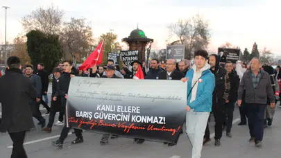 Konya şehitler için yürüdü! "Devletin onuru pazarlık konusu olmaz!"