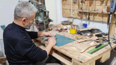 Emekli polis ahşaba ruh veriyor! Konya'da Selçuklu motifleri yeniden hayat buluyor