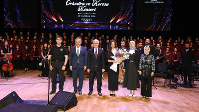 Konya Valisi Akın konsere katıldı