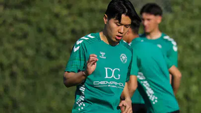 Konyaspor sahaya indi! Yeni sezonun ilk antrenmanı
