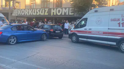 Konya'da korkutan kaza! İki otomobil çarpıştı