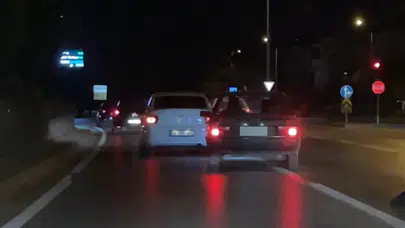 Konya'da trafikte pes dedirten görüntü! Makas ata ata ilerledi