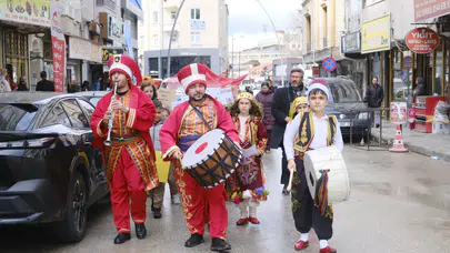Ramazan coşkusu Karaman’da sokaklara taştı: Öğrenciler mani söyledi