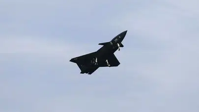 Bayraktar KIZILELMA ilk eğitim uçuşunu başarıyla gerçekleştirdi