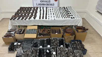 Konya’da jandarmadan silah operasyonu: Cephanelik gibi evler ortaya çıktı