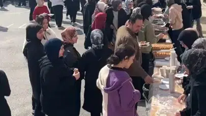 Konya’da “Gazze’ye Umut Ol” kermesine yoğun ilgi
