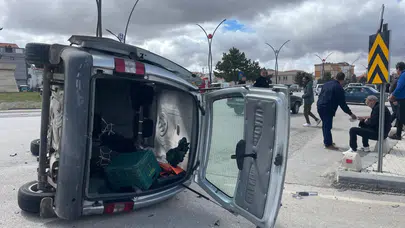 Karaman’da otomobil ile ticari araç çarpıştı