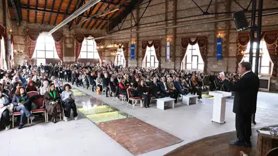Üstün Dikmen Konya’da! Yoğun ilgi ile karşılaştı