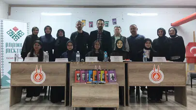 Konya’da okuma kültürüne katkı: Öğrenciler sahnede