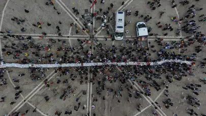 Konya’da 42 metrelik sofra kuruldu! Yarın da sürecek etkinlikte ücretsiz ikramda bukunu