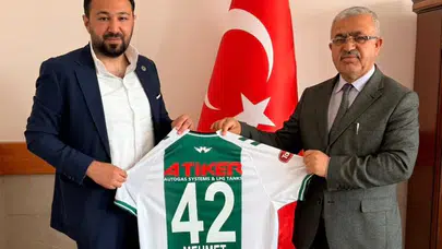 Yapalı’dan Cihanbeyli ziyaretinde forma takdimi