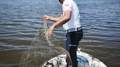 Beyşehir Gölü’nde kaçak avcılara geçit yok! Ağlar tek tek toplandı