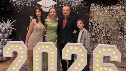 Baydar ailesinin mutlu günü! Elif Naz mezun oldu