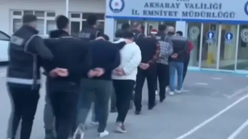 Eş zamanlı operasyon! Aksaray’da FETÖ şüphelilerine baskın