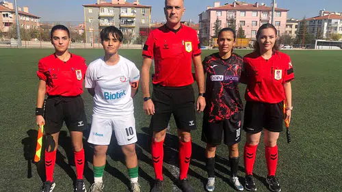 Hakemlere tam not! Konya İdmanyurdu-Denizli Sultanlarspor maçını yönettiler