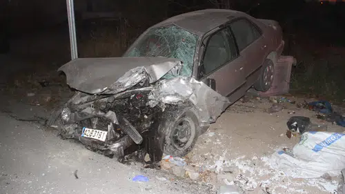 Konya'da traktör ve otomobil kafa kafaya çarpıştı!