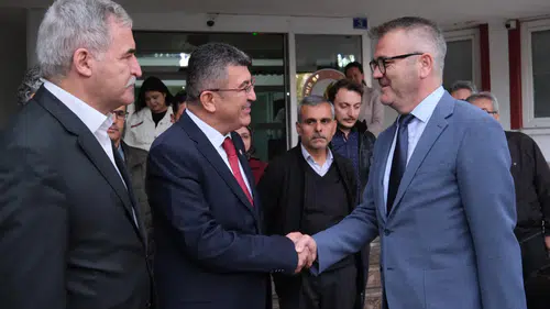 Konya’da partilerinden istifa edip AK Parti’ye katılan başkan ve vekilden kritik görüşme