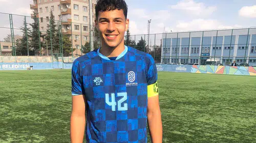 Konya'da forma giyen genç futbolcu, profesyonel kulüplerin radarında!