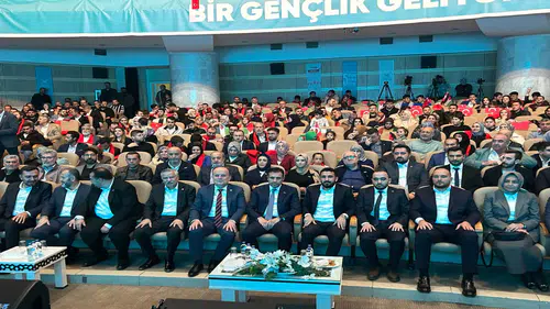 Konya gençliği Erdoğan’ın yolunda! TÜGVA İl Genel Kurulu’nda tek yürek