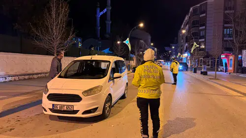 Konya'da trafik denetimleri sürüyor! Çok sayıda araç kontrol edildi