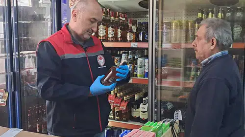 Karaman'da yılbaşı denetimi! Alkol satışı yapan işletmeler denetlendi