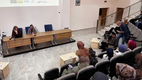 Konya NEÜ’de gençlerle islamofobi tartışıldı: Çözüm önerileri masaya yatırıldı