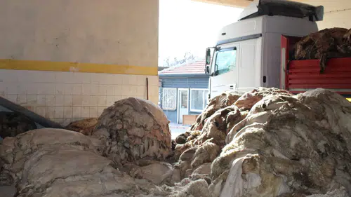 Deri, turşu gibi kuruluyor! Konya’da deri imalatının perde arkası