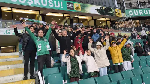 Sosyal hizmetten yararlanan çocuklara Konyaspor sürprizi!