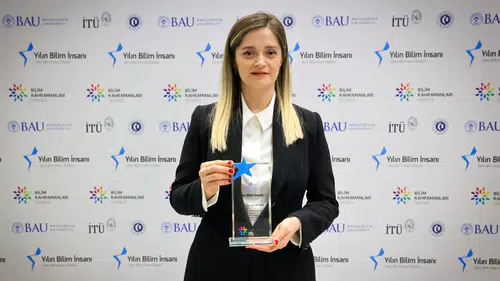 NEÜ’lü bilim insanına prestijli genç bilim insanı ödülü