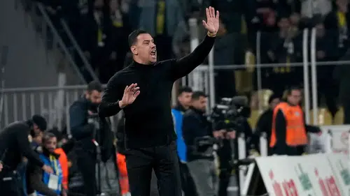 Konyaspor'da Çağdaş Atan'dan Fenerbahçe maçı sonrası hakem isyanı