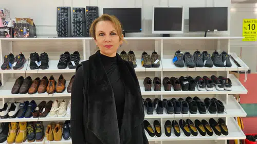 Yılbaşı öncesi  yurt dışından ürün almak isteyenlerin akınına uğruyor