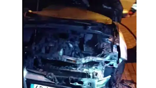 Konya'da park halindeki araç alev aldı