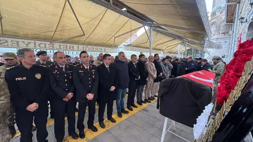 Konya selam durdu! Gözyaşları içinde toprağa verildi