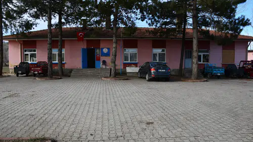 Konya'da kadınlara umut olan proje: Eski okul artık kurs merkezi